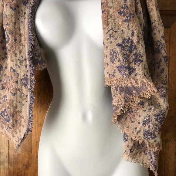 Beige w/Blue & Tan Geometrics Scarf/Wrap w/Fringed Edges 74" x 28 - Picture 7 of 10